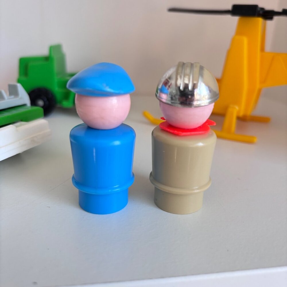 Vtg Fisher-Price Little People Helicopter Pad Truck Trailer Set Worker Pilot Lot - Picture 7 of 9